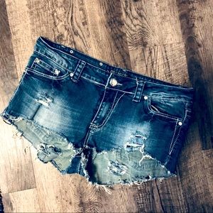 🍒Premier Stretch Denim Shorts 14 Cheers Ladies!!